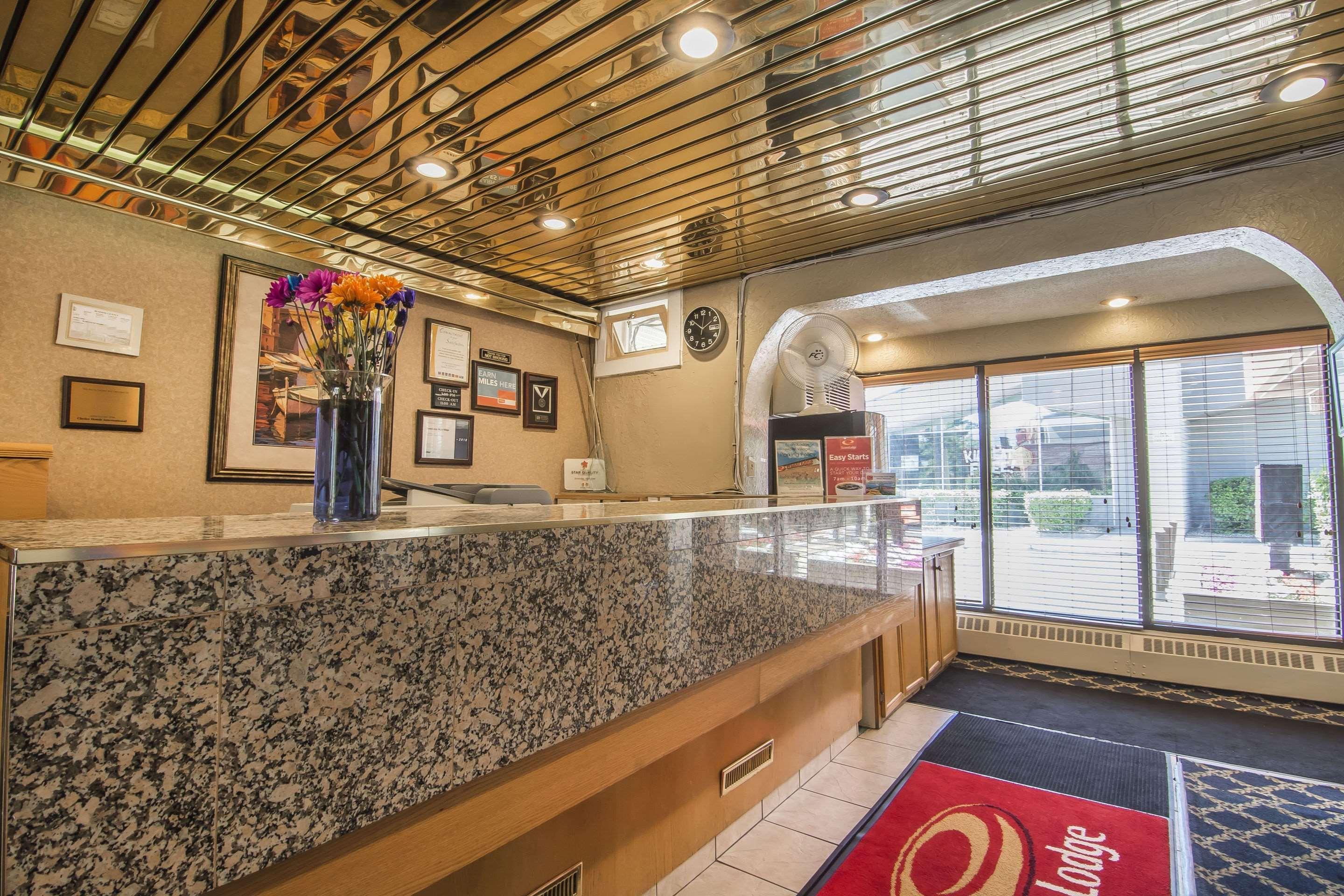 Econo Lodge Motel Village YYC Esterno foto