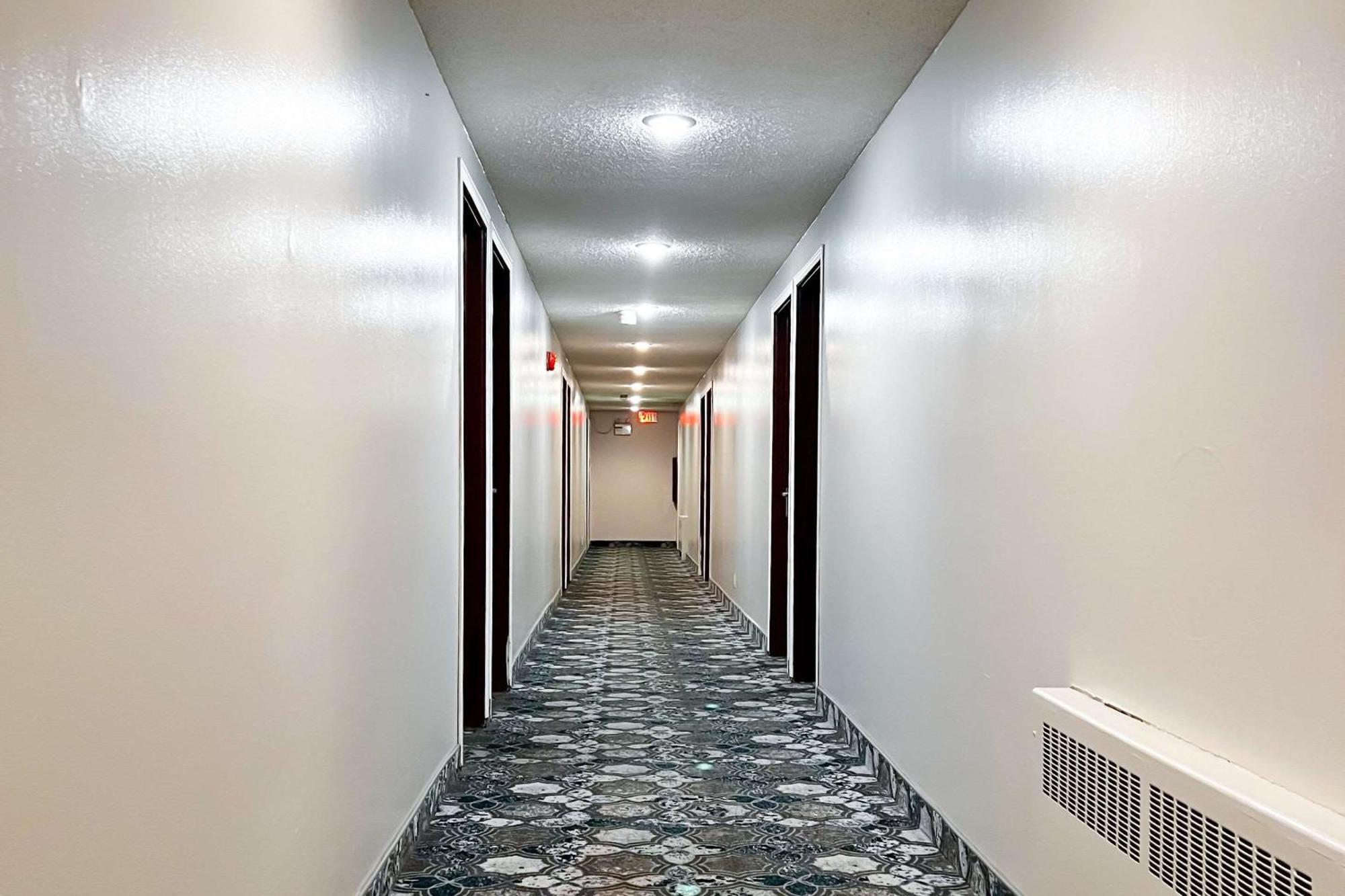 Econo Lodge Motel Village YYC Esterno foto