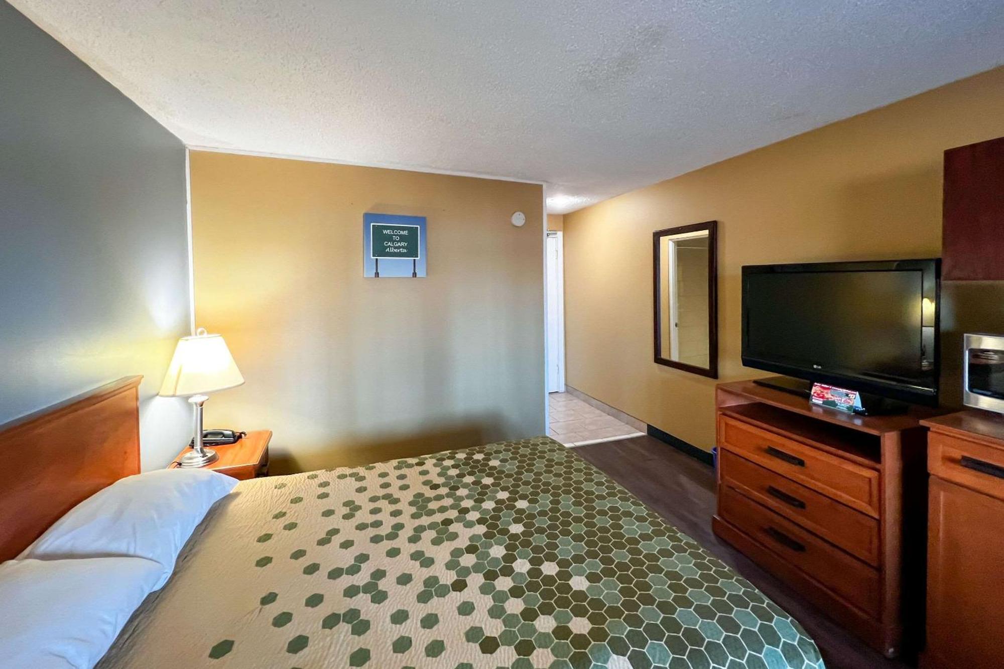 Econo Lodge Motel Village YYC Esterno foto