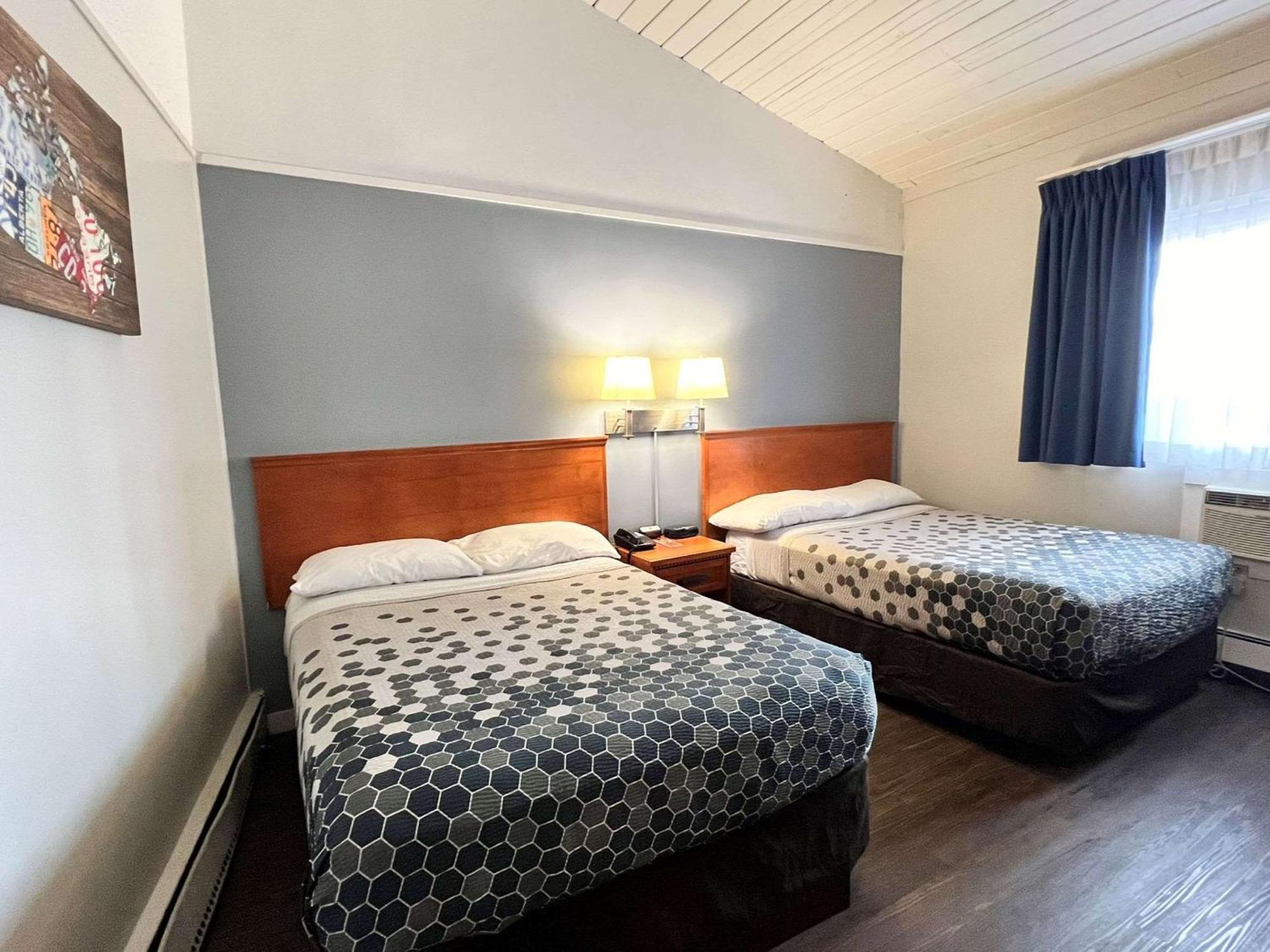 Econo Lodge Motel Village YYC Esterno foto