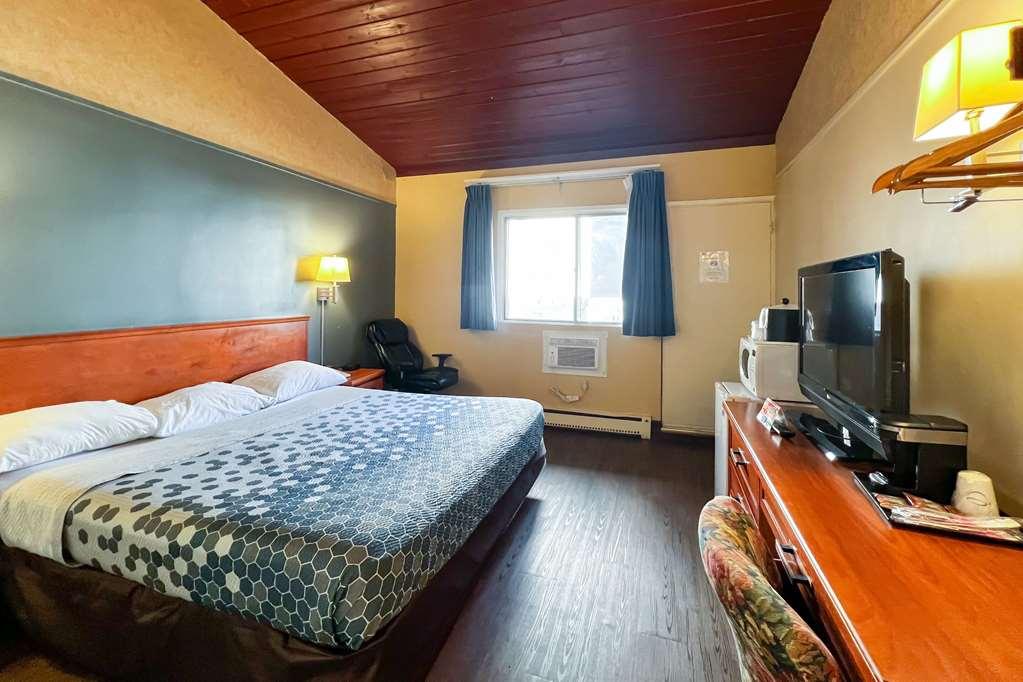Econo Lodge Motel Village YYC Camera foto