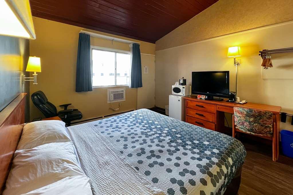 Econo Lodge Motel Village YYC Camera foto