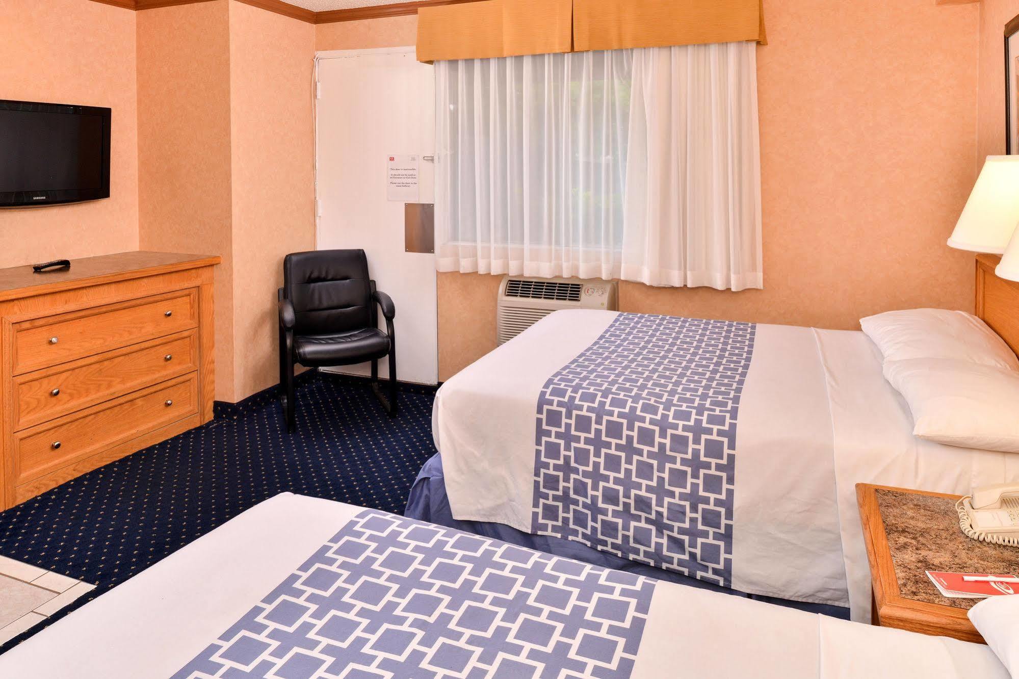 Econo Lodge Motel Village YYC Esterno foto