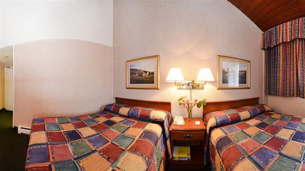 Econo Lodge Motel Village YYC Esterno foto